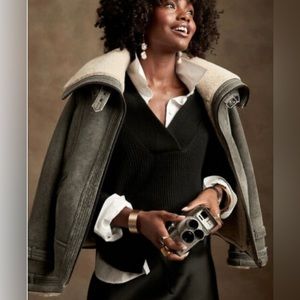 Banana Republic Black V-Neck Sweater